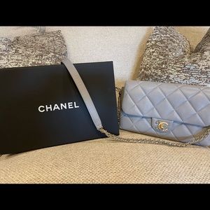 Gorgeous Chanel 21B Grey flapbag